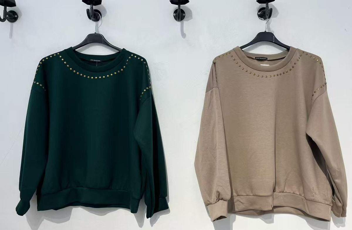 9220 Sudadera con Tachuelas
