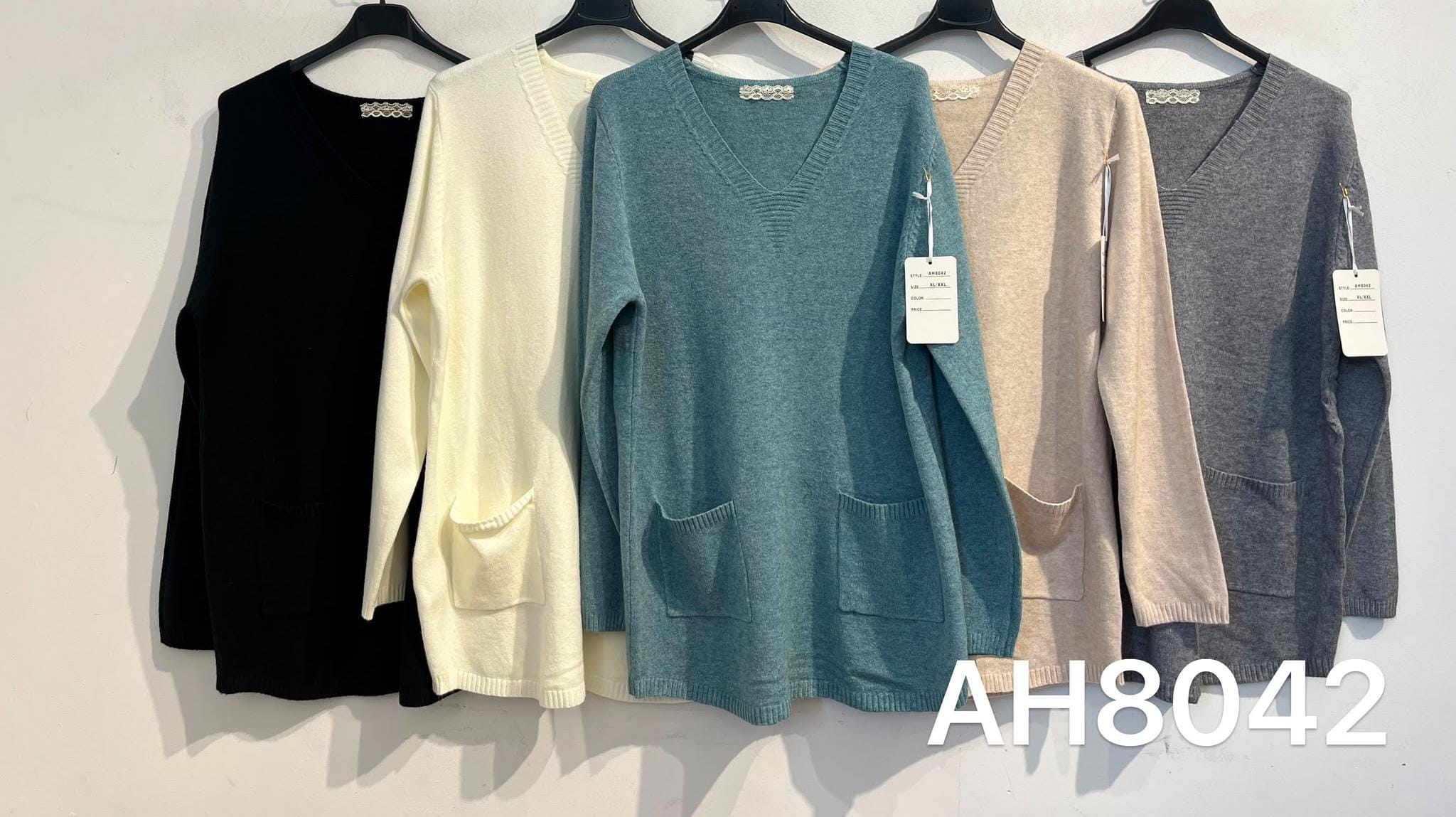 Jersey Largo Oversize Cuello V con bolsillos de Parche AH8042